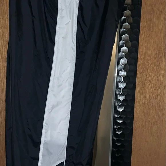 Nike Black and White Athletic Pants - Picture 5 of 11